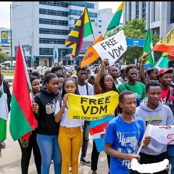 Protesters Storm GTBank Branch In Abuja Over EFCC Arrest Of Social Media Influencer VeryDarkMan